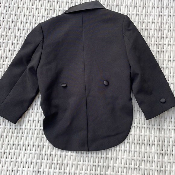 Boys Formal Tuxedo with Tail in Black Size XL - Picture 9 of 15